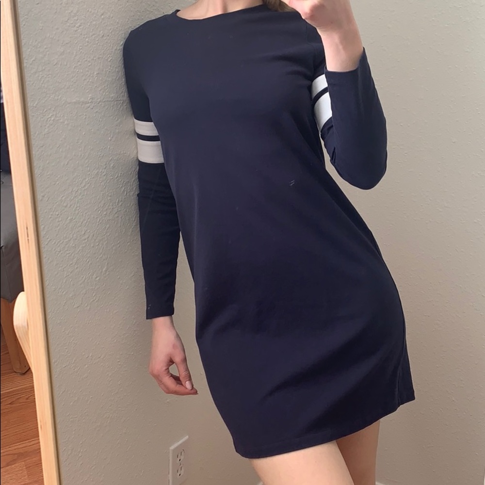 Casual dress with a sporty twist